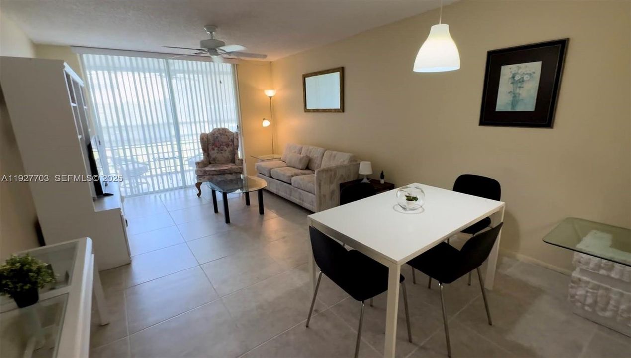 For Sale: $88,000 (1 beds, 1 baths, 640 Square Feet)