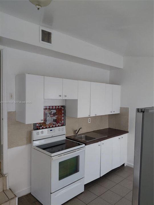 В аренду: $1,950 (2 спален, 1 ванн, 2771 Квадратных фут)