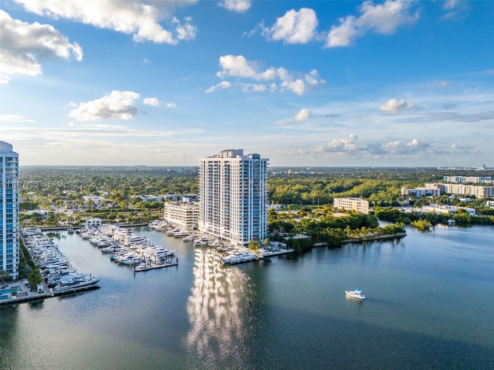 待售: $949,000 (2 贝兹, 2 浴室, 1670 平方英尺)