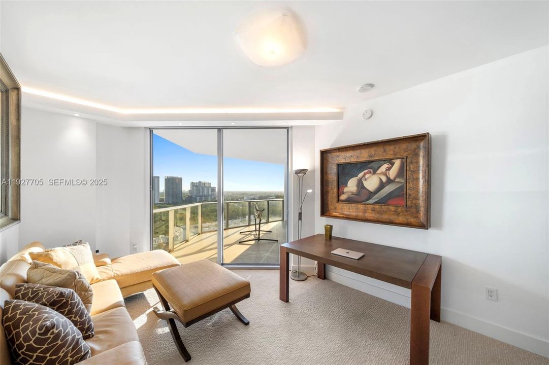 待售: $949,000 (2 贝兹, 2 浴室, 1670 平方英尺)