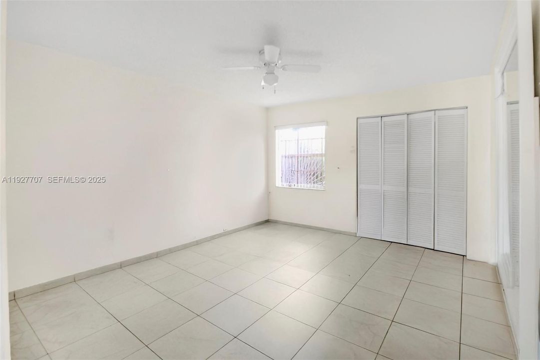 For Sale: $450,000 (2 beds, 2 baths, 1051 Square Feet)