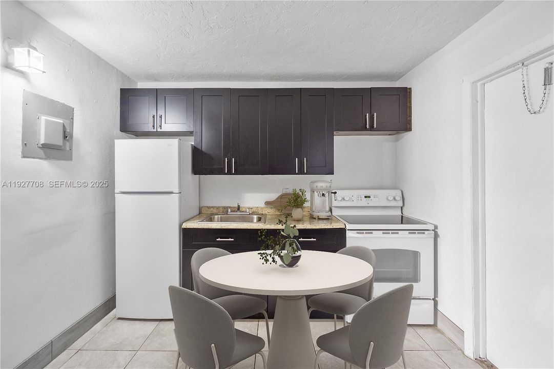 En Renta: $900 (2 camas, 1 baños, 670 Pies cuadrados)