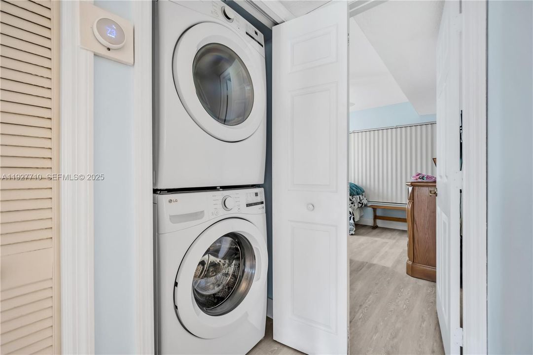 For Sale: $350,000 (3 beds, 2 baths, 1504 Square Feet)