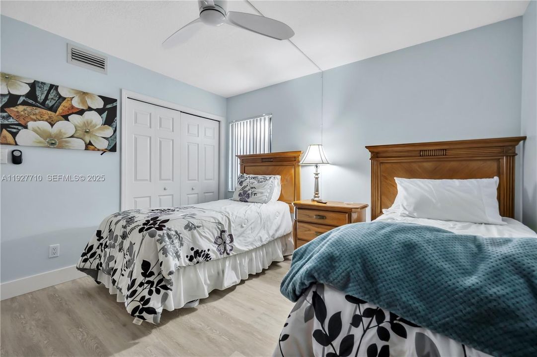 For Sale: $350,000 (3 beds, 2 baths, 1504 Square Feet)