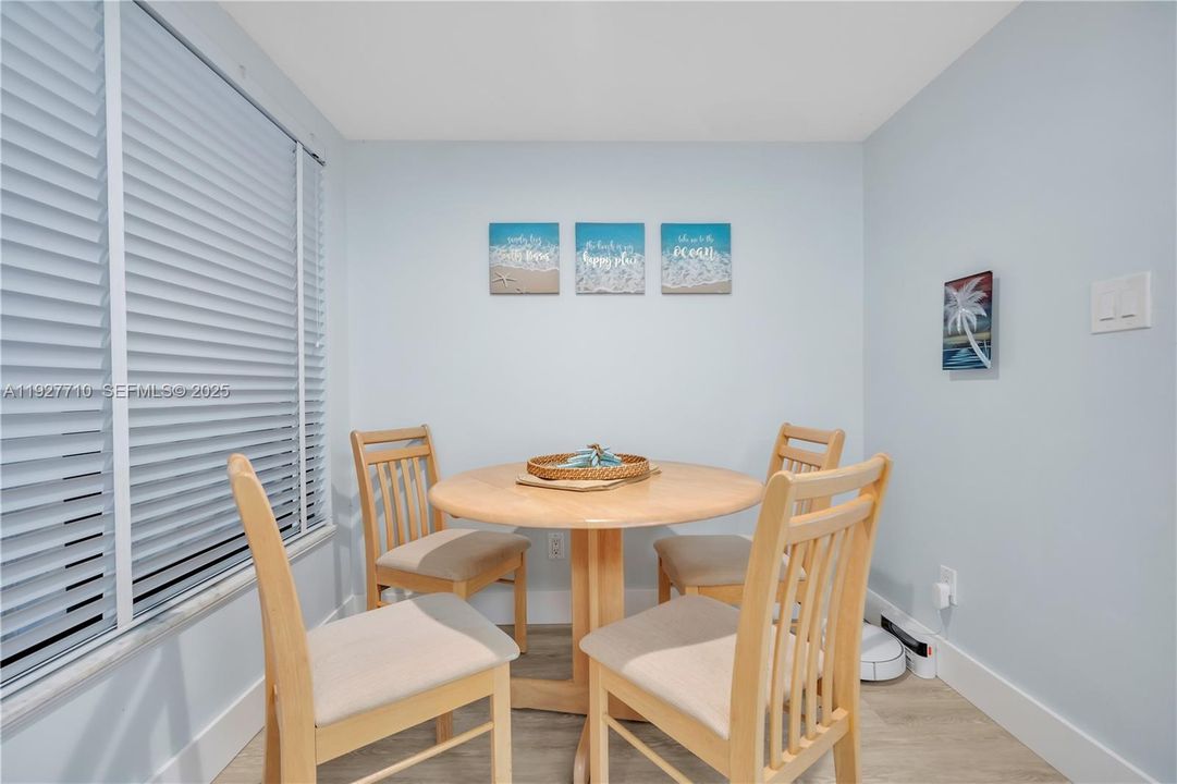 For Sale: $350,000 (3 beds, 2 baths, 1504 Square Feet)