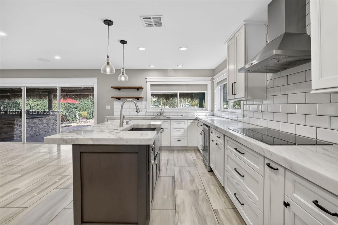 For Sale: $899,000 (4 beds, 3 baths, 2709 Square Feet)