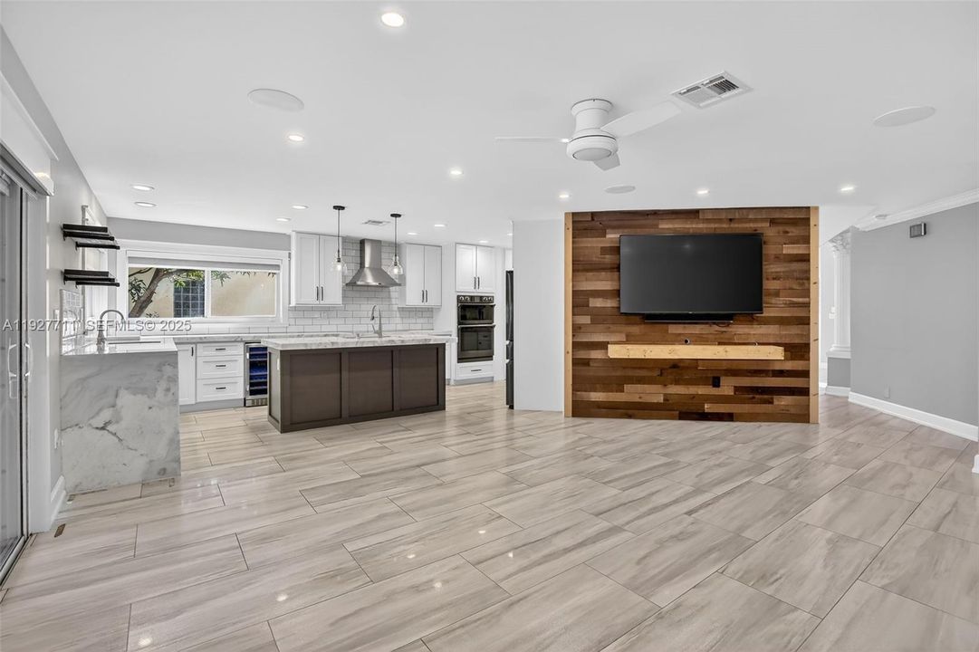 For Sale: $899,000 (4 beds, 3 baths, 2709 Square Feet)