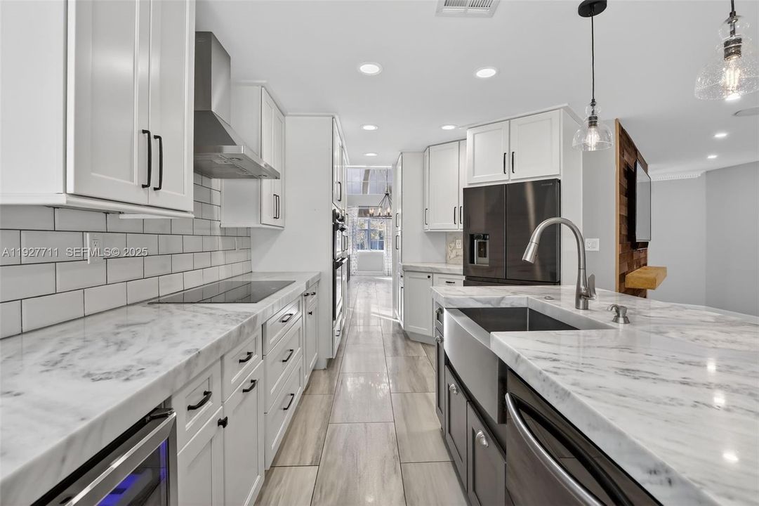 For Sale: $899,000 (4 beds, 3 baths, 2709 Square Feet)