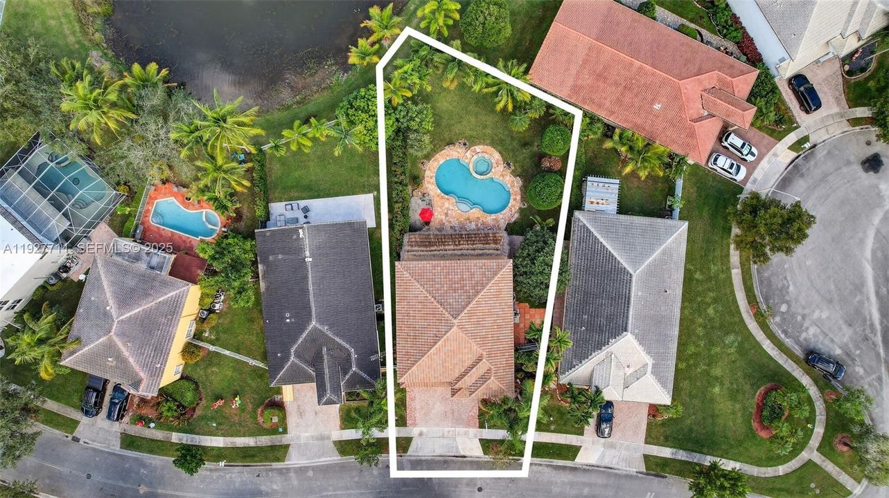 For Sale: $899,000 (4 beds, 3 baths, 2709 Square Feet)