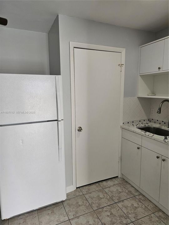 В аренду: $1,350 (1 спален, 1 ванн, 2849 Квадратных фут)