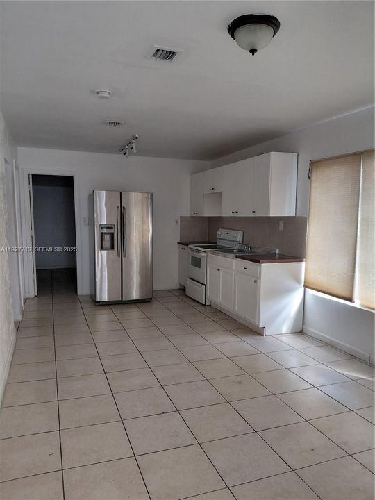 В аренду: $2,400 (3 спален, 1 ванн, 2771 Квадратных фут)