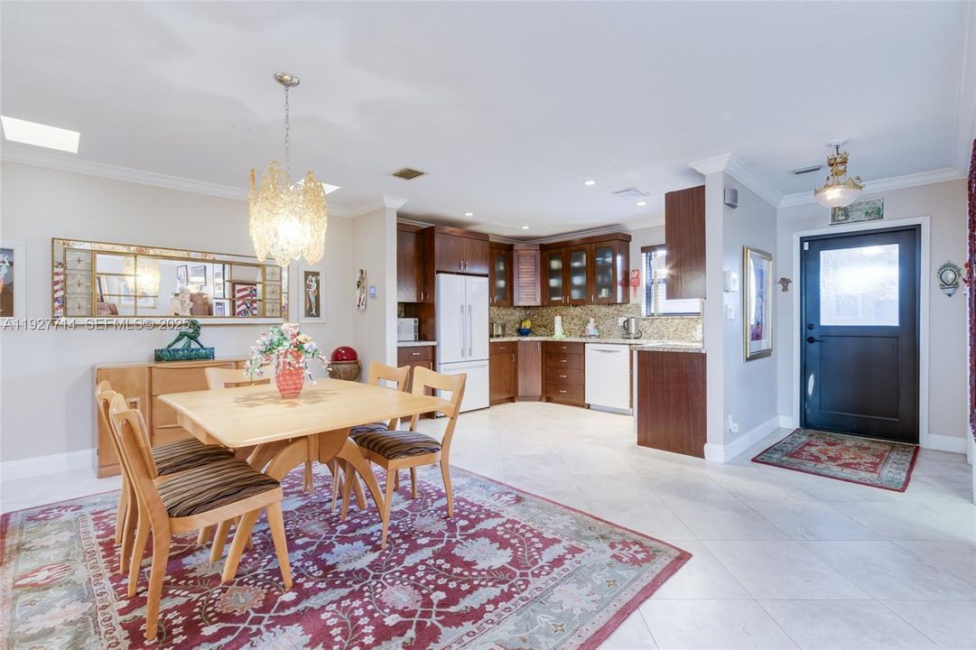 For Sale: $399,000 (2 beds, 2 baths, 1615 Square Feet)