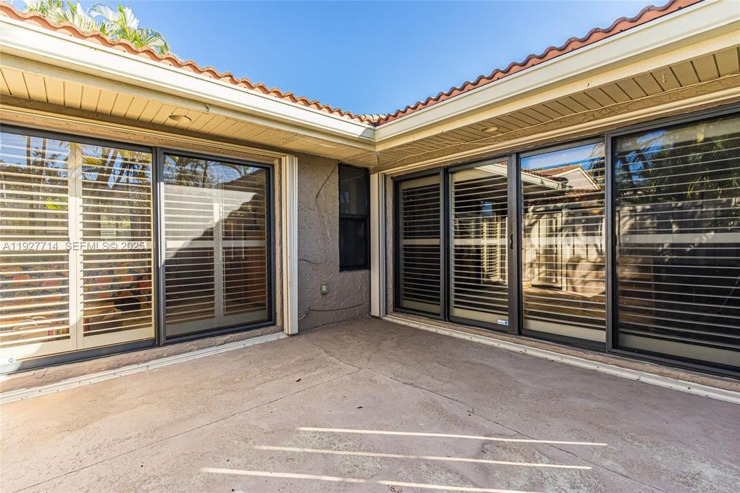 For Sale: $399,000 (2 beds, 2 baths, 1615 Square Feet)