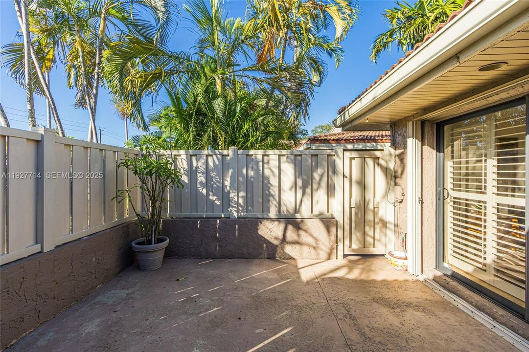 For Sale: $399,000 (2 beds, 2 baths, 1615 Square Feet)