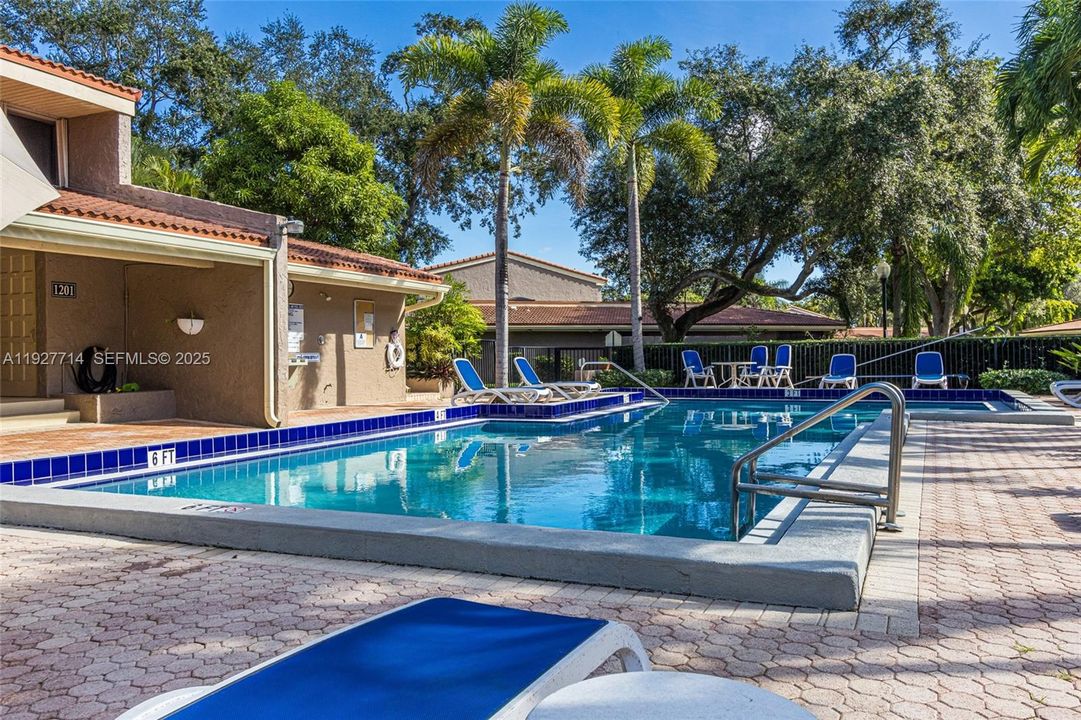 For Sale: $399,000 (2 beds, 2 baths, 1615 Square Feet)