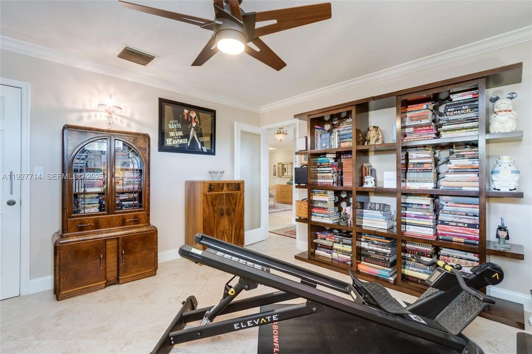 For Sale: $399,000 (2 beds, 2 baths, 1615 Square Feet)