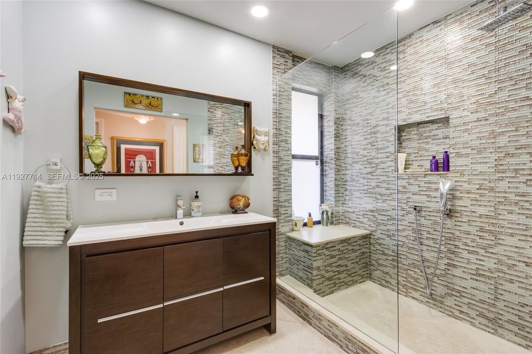 For Sale: $399,000 (2 beds, 2 baths, 1615 Square Feet)