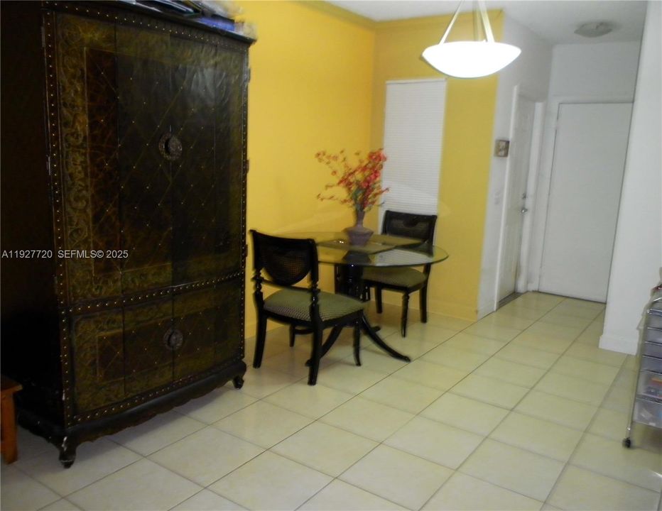 En Venta: $275,000 (1 camas, 1 baños, 850 Pies cuadrados)