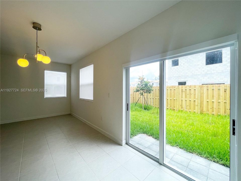 En Renta: $3,250 (4 camas, 2 baños, 1820 Pies cuadrados)