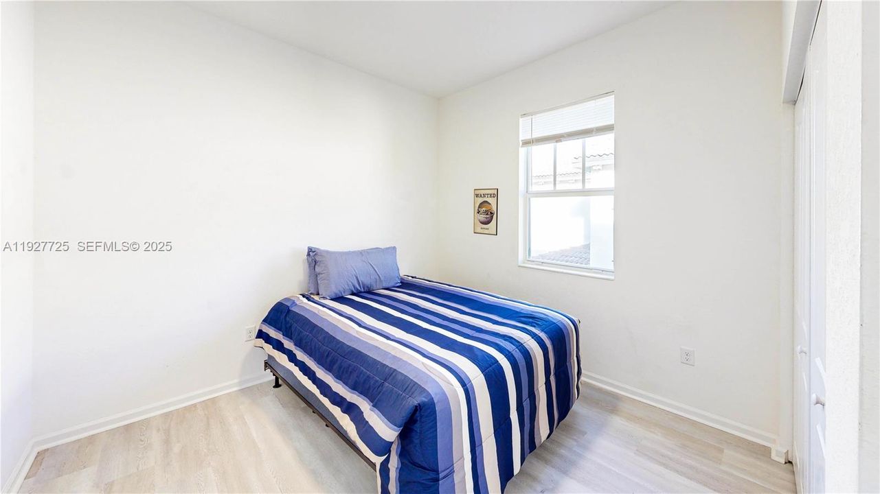 En Venta: $649,990 (4 camas, 3 baños, 2575 Pies cuadrados)