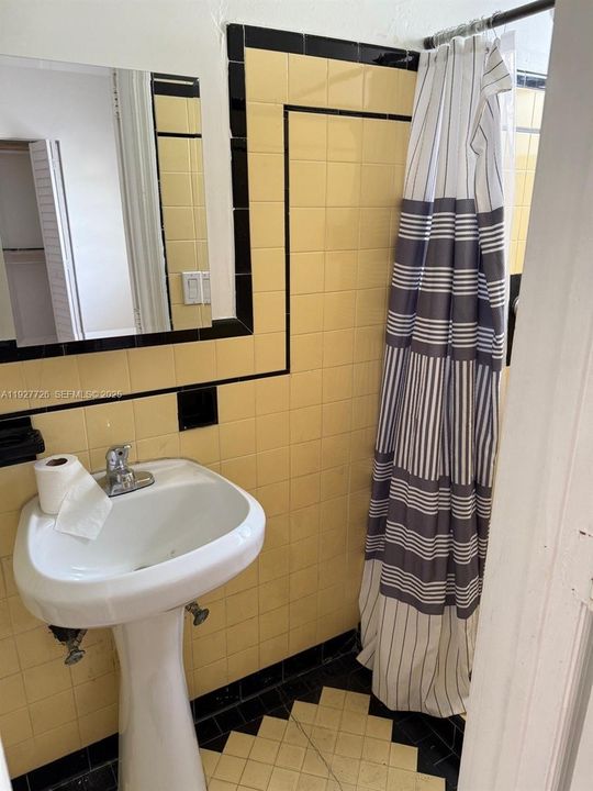 В аренду: $3,000 (4 спален, 2 ванн, 2140 Квадратных фут)