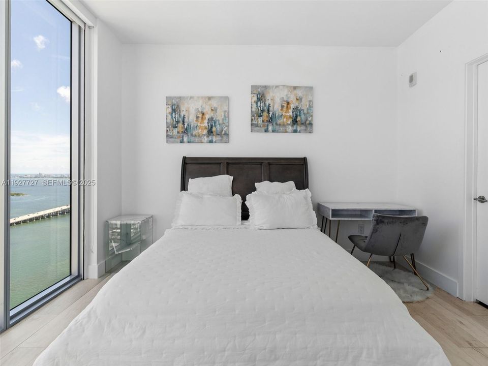 В аренду: $5,000 (2 спален, 2 ванн, 1060 Квадратных фут)