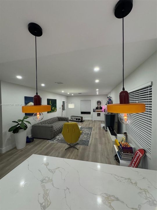 В аренду: $3,400 (2 спален, 1 ванн, 1143 Квадратных фут)