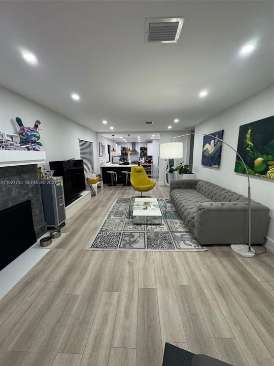 В аренду: $3,400 (2 спален, 1 ванн, 1143 Квадратных фут)