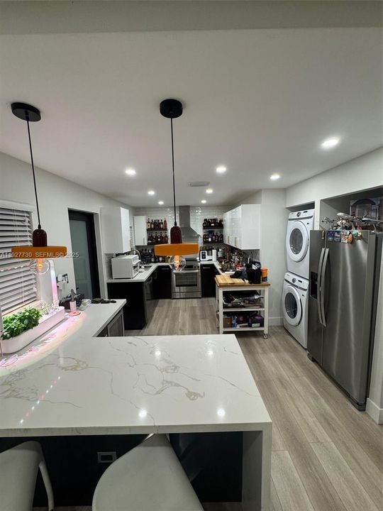 В аренду: $3,400 (2 спален, 1 ванн, 1143 Квадратных фут)