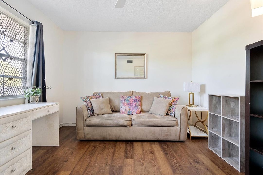 En Venta: $235,000 (2 camas, 2 baños, 1144 Pies cuadrados)