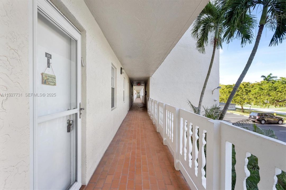 En Venta: $235,000 (2 camas, 2 baños, 1144 Pies cuadrados)