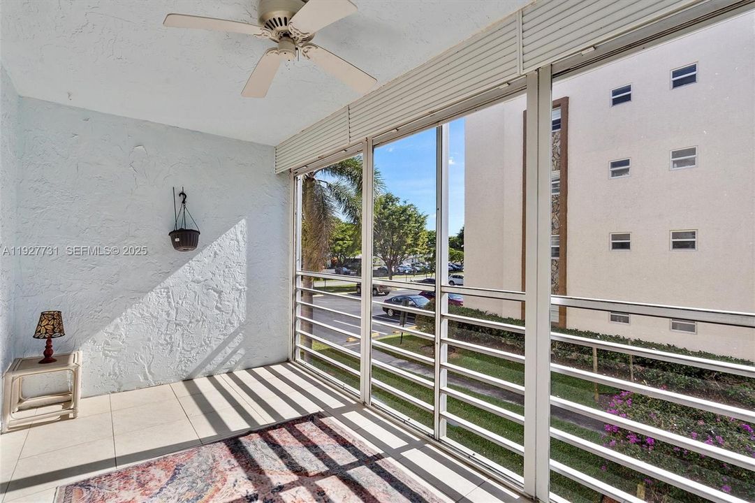 En Venta: $235,000 (2 camas, 2 baños, 1144 Pies cuadrados)