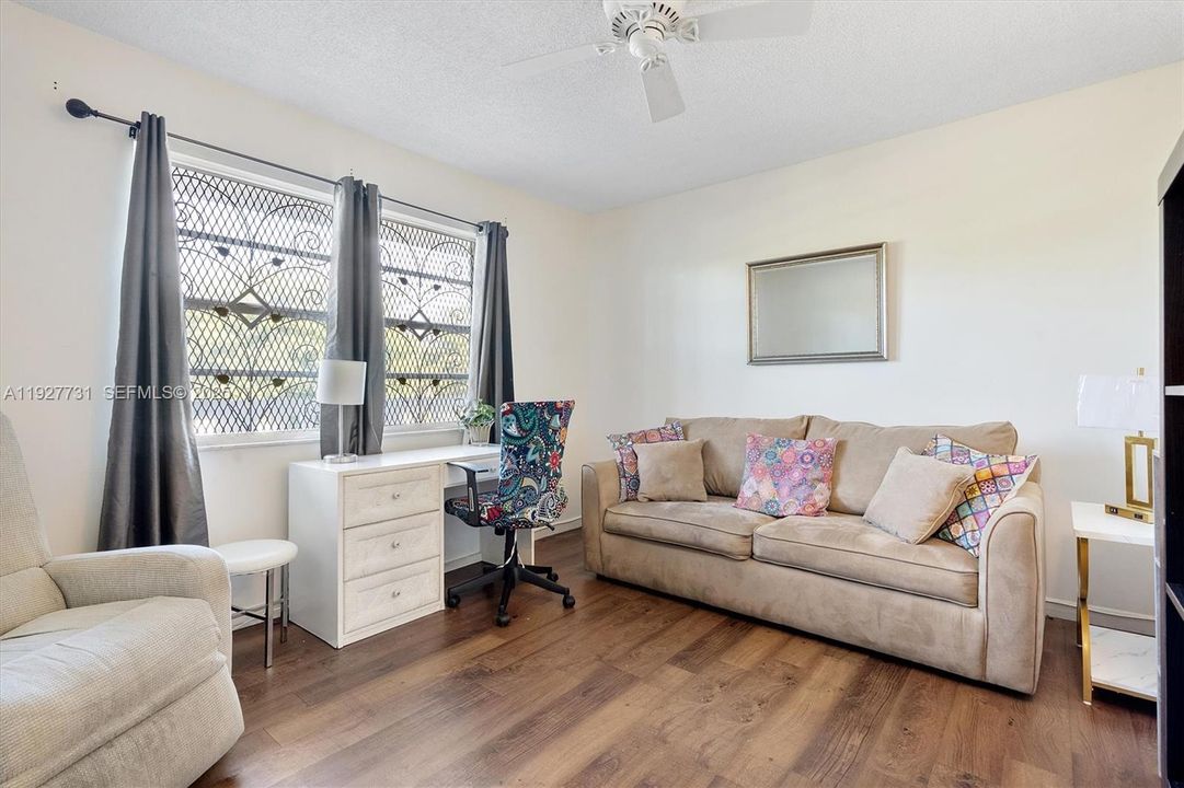 En Venta: $235,000 (2 camas, 2 baños, 1144 Pies cuadrados)