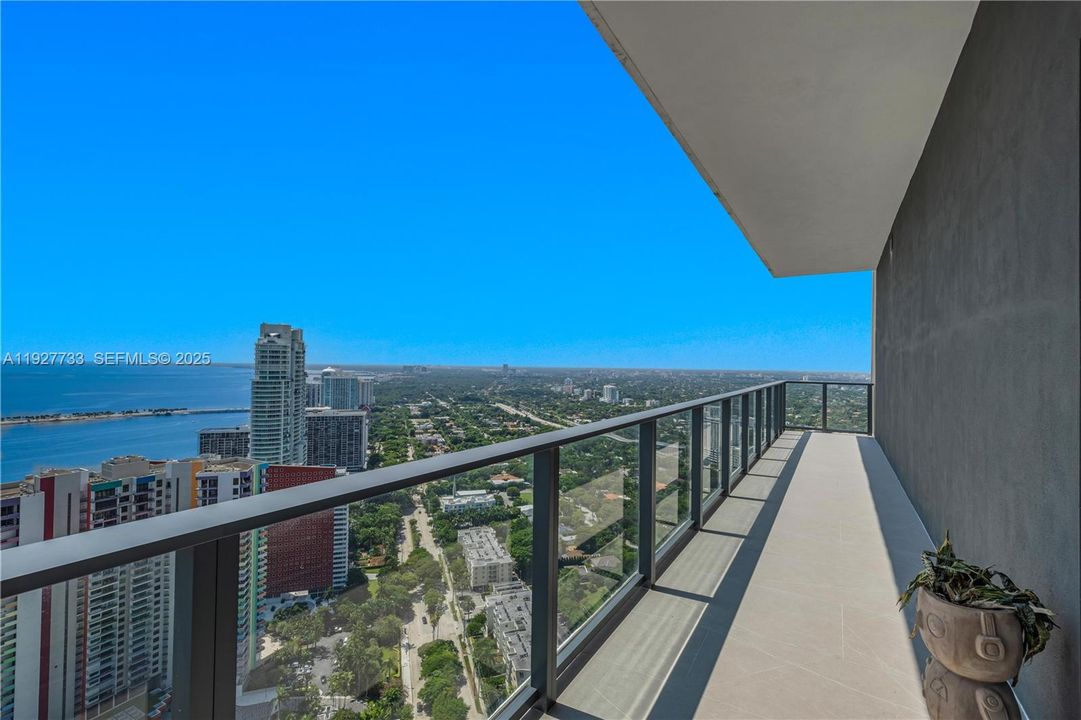 В аренду: $24,000 (3 спален, 3 ванн, 2196 Квадратных фут)