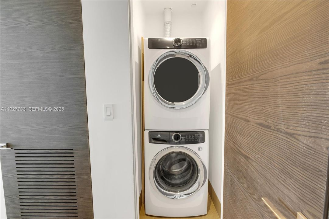 В аренду: $24,000 (3 спален, 3 ванн, 2196 Квадратных фут)