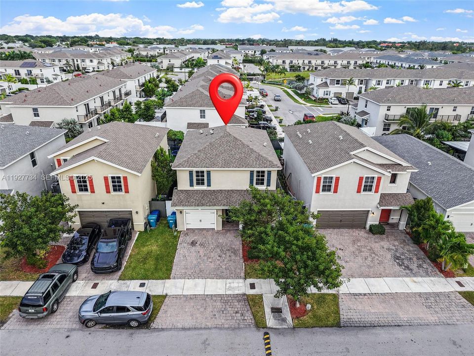 En Renta: $3,750 (4 camas, 3 baños, 2126 Pies cuadrados)