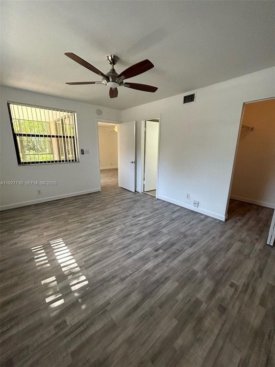 For Rent: $1,795 (1 beds, 1 baths, 950 Square Feet)