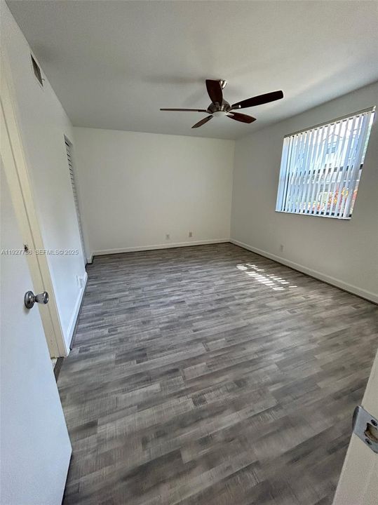 For Rent: $1,795 (1 beds, 1 baths, 950 Square Feet)