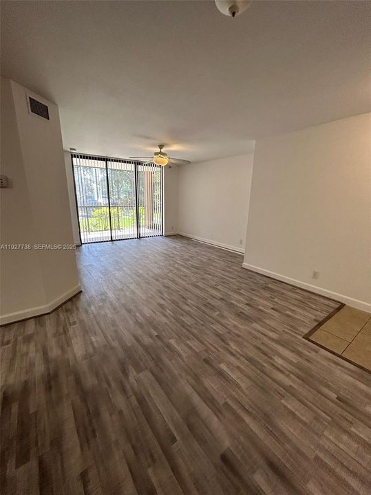 For Rent: $1,795 (1 beds, 1 baths, 950 Square Feet)
