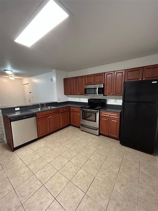 For Rent: $1,795 (1 beds, 1 baths, 950 Square Feet)
