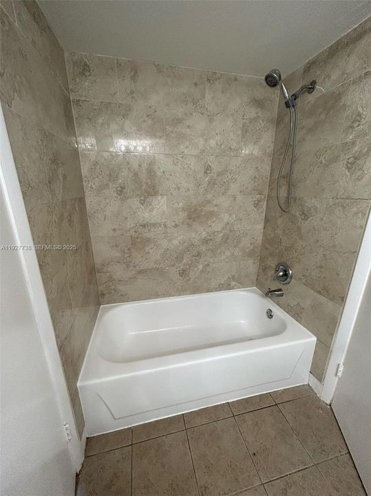 For Rent: $1,795 (1 beds, 1 baths, 950 Square Feet)