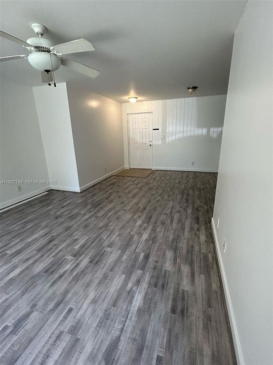 For Rent: $1,795 (1 beds, 1 baths, 950 Square Feet)