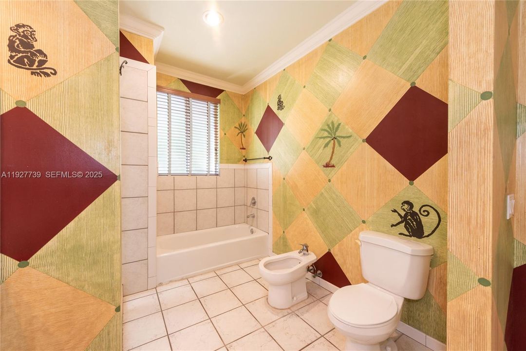 For Sale: $1,150,000 (3 beds, 2 baths, 2010 Square Feet)