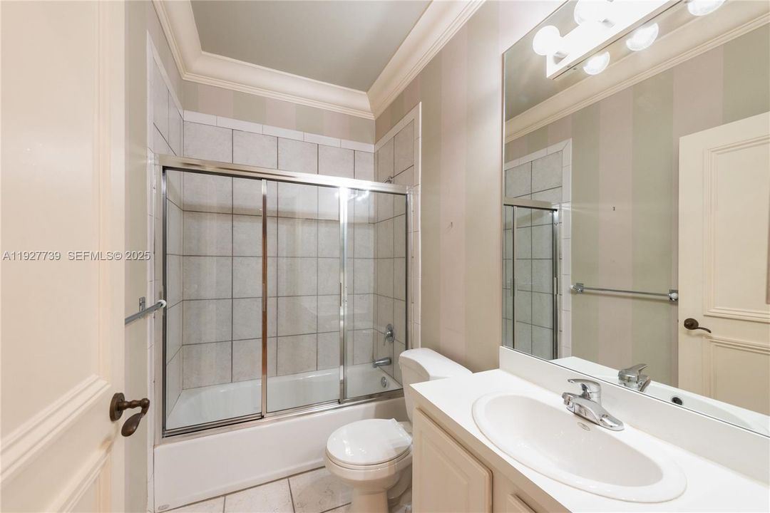 For Sale: $1,150,000 (3 beds, 2 baths, 2010 Square Feet)