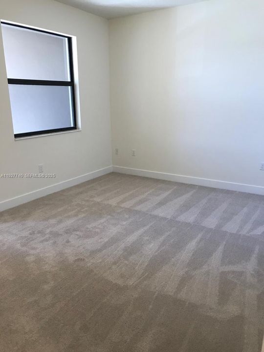 En Renta: $3,350 (3 camas, 2 baños, 1425 Pies cuadrados)