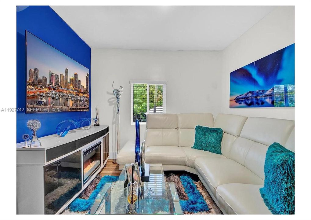 待售: $960,000 (0 贝兹, 0 浴室, 1897 平方英尺)