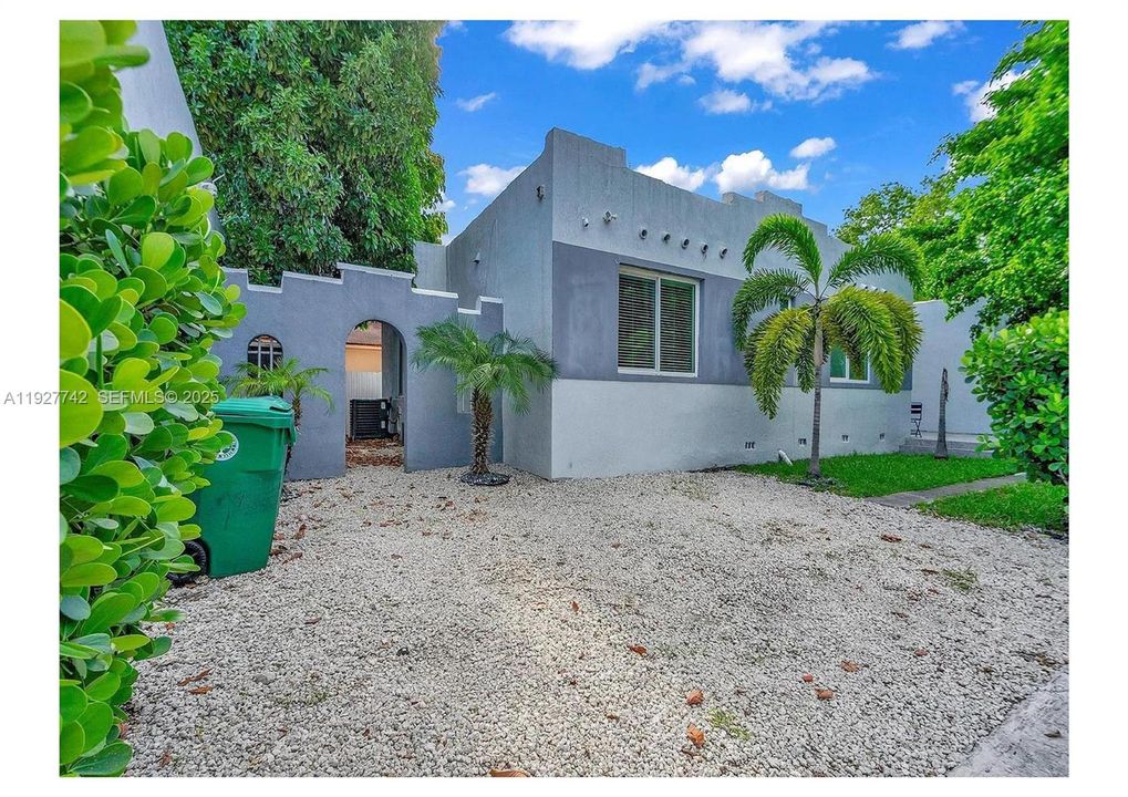 待售: $960,000 (0 贝兹, 0 浴室, 1897 平方英尺)