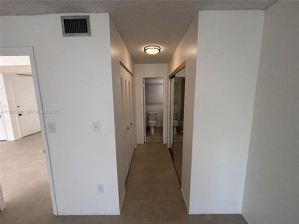 出租: $2,300 (2 贝兹, 2 浴室, 1075 平方英尺)