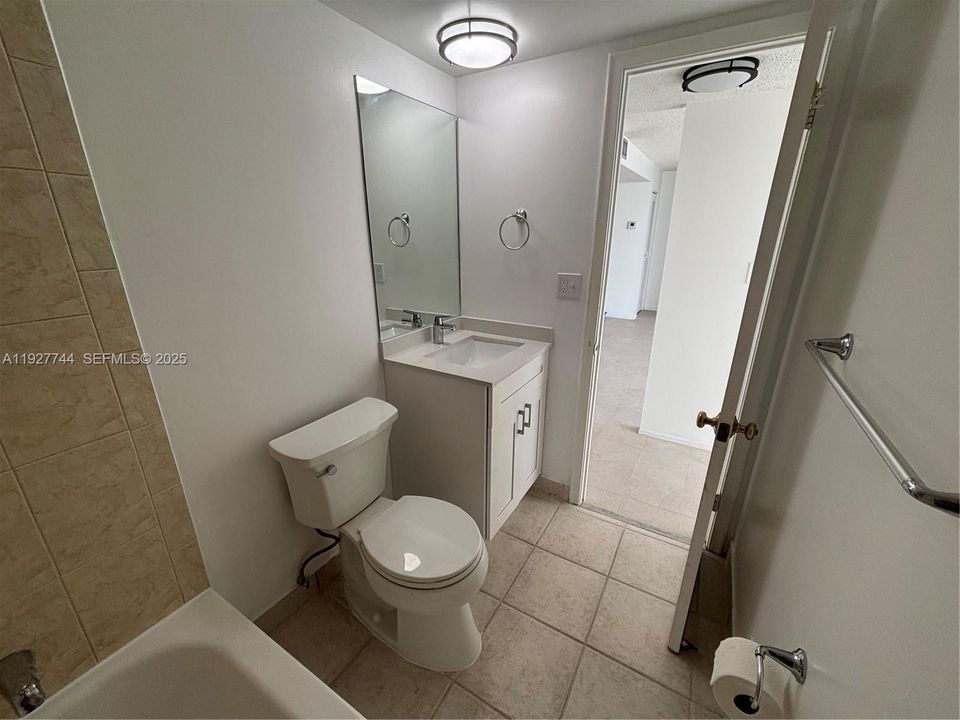 出租: $2,300 (2 贝兹, 2 浴室, 1075 平方英尺)