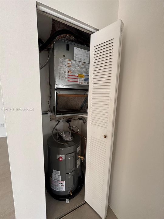 出租: $2,300 (2 贝兹, 2 浴室, 1075 平方英尺)